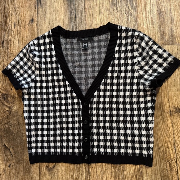 Forever 21 Women’s Black and White Checkered Short Sleeve Cardigan Size Medium - Picture 1 of 6